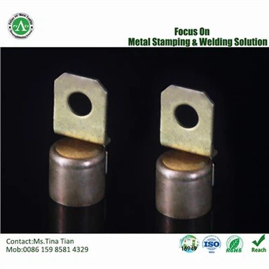 Kupariputken kansi ja sulakeliitin sähköautoille